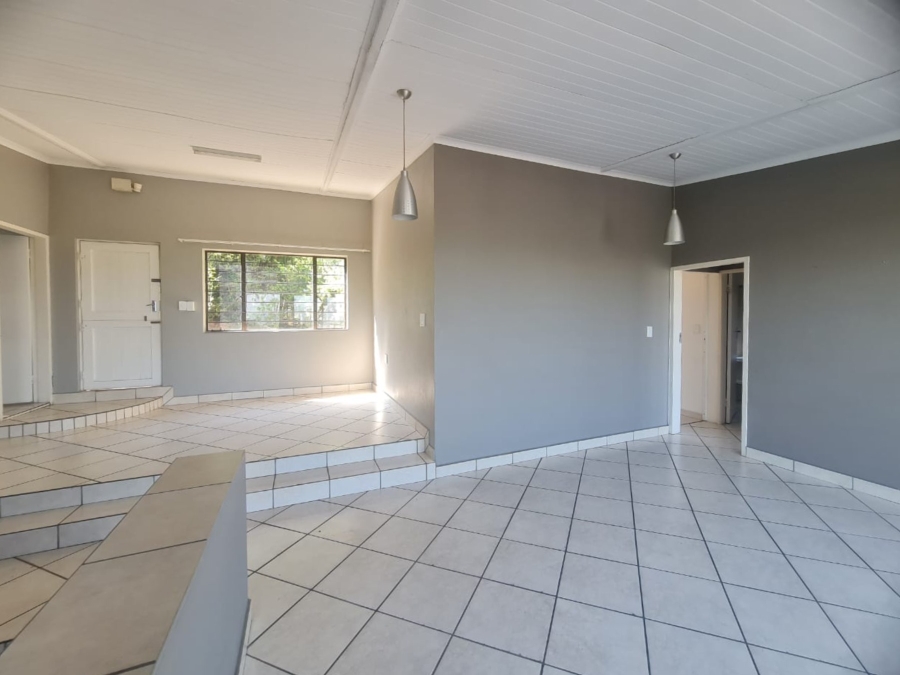 6 Bedroom Property for Sale in Meerhof North West